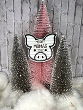 Load image into Gallery viewer, Merry Pigmas 2022- wooden Ornament
